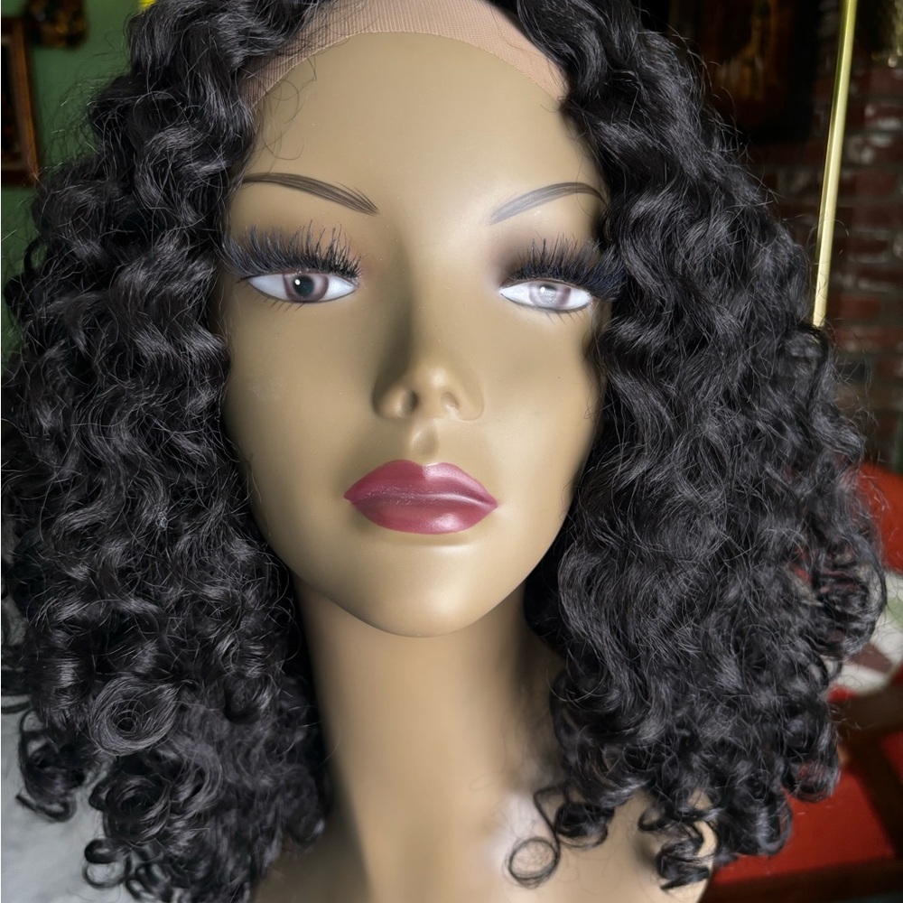 Wig - Picture 8 of 10